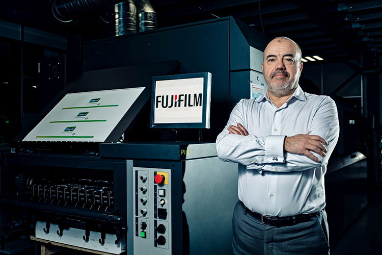 La inversión en la Jet Press 750S, un paso obvio para la empresa Aries en su colaboración con Fujifilm