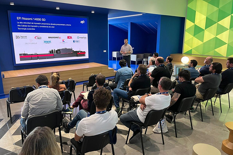 Ejecutivos de LATAM visitan las instalaciones de EFI en Europa para conocer tecnologías de vanguardia en impresión digital