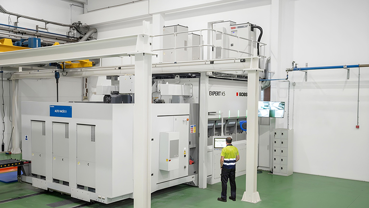 EXPERT K5 especialmente diseñado para papel barrera y el primero en el mundo en incluir BOBST iMA en la producción en Lecta