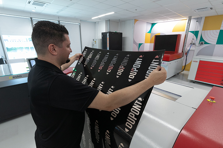 DuPont™ Cyrel® obtiene la triple certificación Esko Quartz, ampliando las opciones de flujo de trabajo para la producción de planchas flexográficas
