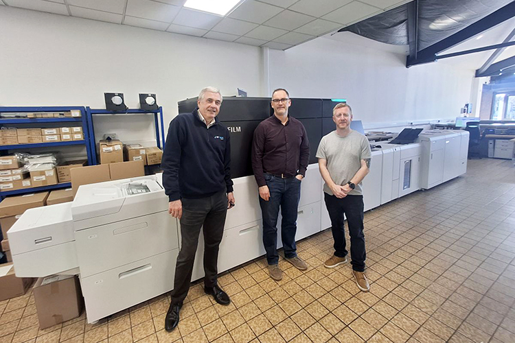 El Grupo Entwistle invierte en la Revoria Press PC1120 de Fujifilm para potenciar su capacidad de impresión digital de alto valor